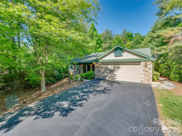 23 Tall Pines Road, Hendersonville, NC 28739