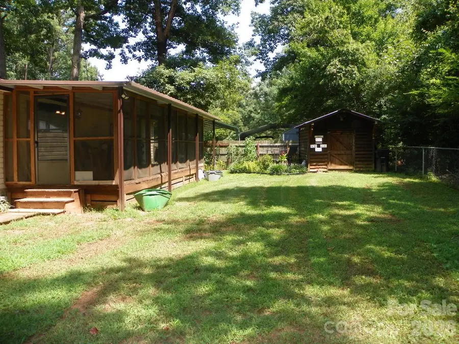 162 Fifth Avenue, New London, NC 28127 - #2