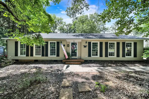 924 Glenshannon Road, Matthews, NC 28105
