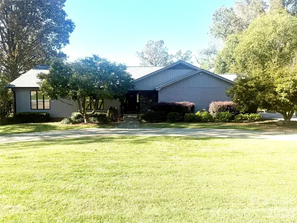 3182 Ninth Tee Drive, Newton, NC 28658