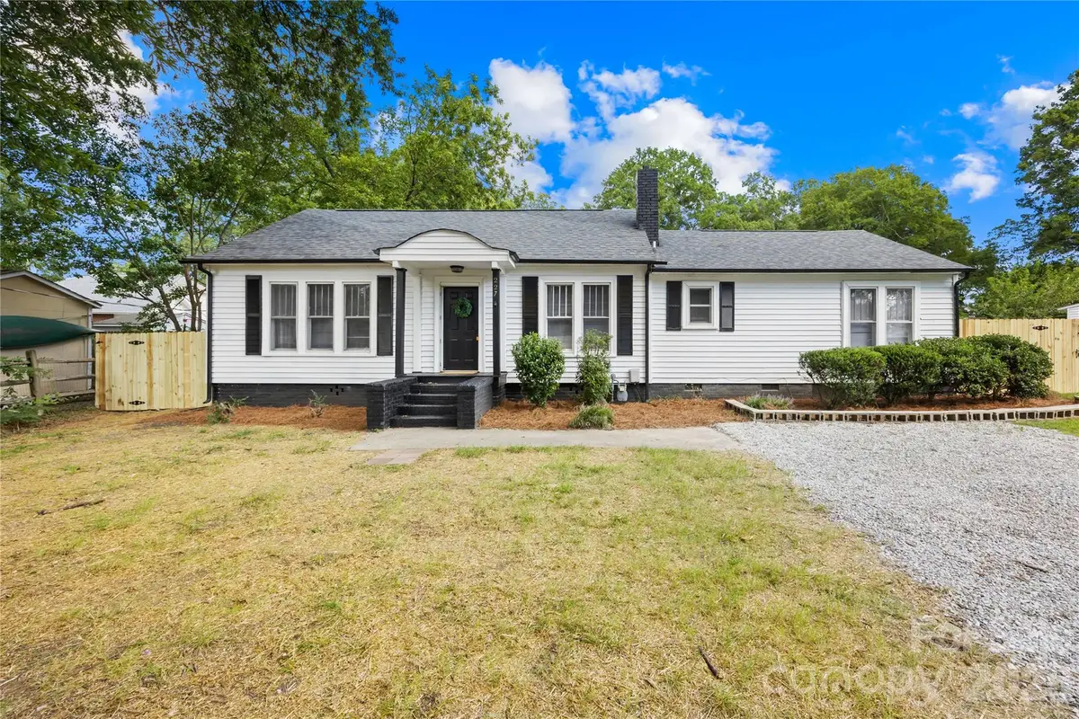 227 N Magnolia Street, Mooresville, NC 28115 - #1