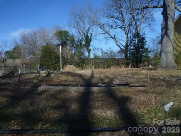 401 E Alabama Avenue, Bessemer City, NC 28016