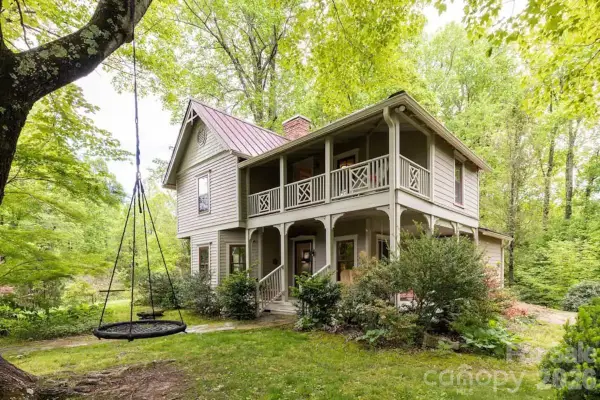 520 Esseola Street, Saluda, NC 28773