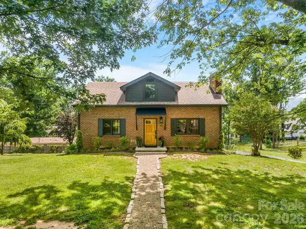 55 Cisco Road, Asheville, NC 28805