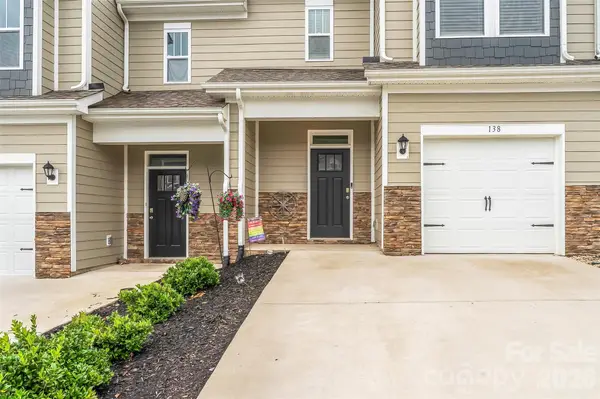 138 Creekview Road, Hendersonville, NC 28792