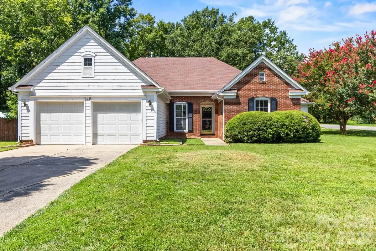 739 Oakbluff Circle, Charlotte, NC 28216 - #1