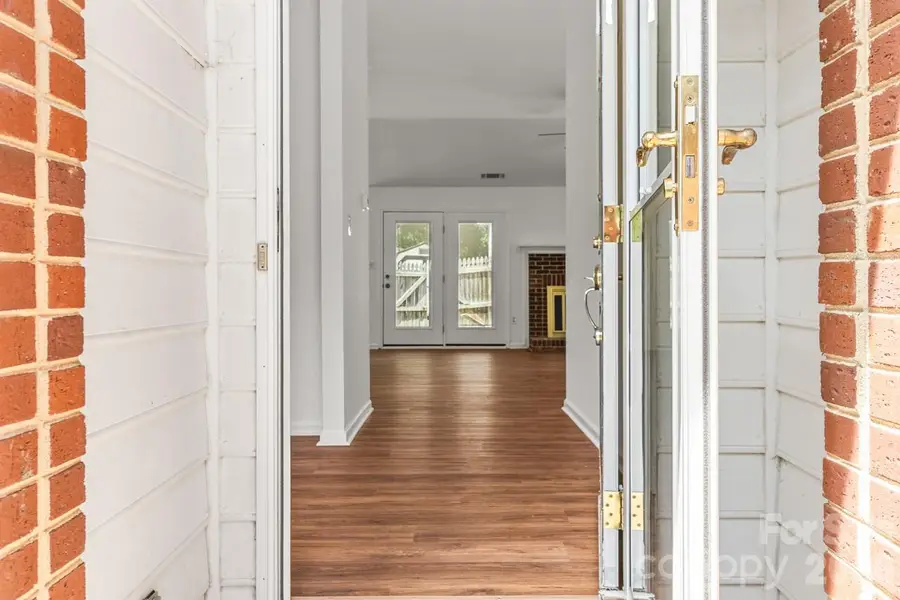 739 Oakbluff Circle, Charlotte, NC 28216 - #3