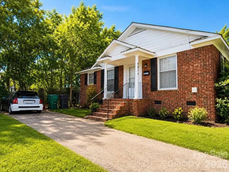 6834 Woodstream Drive, Charlotte, NC 28210 - #2