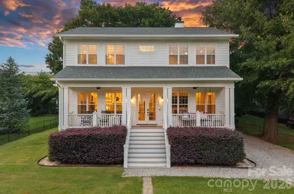 135 Surfside Lane, Mooresville, NC 28117