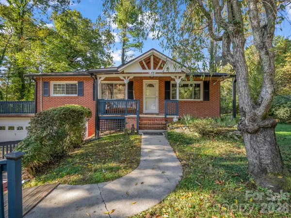 88 Lake Rugby Drive, Hendersonville, NC 28791