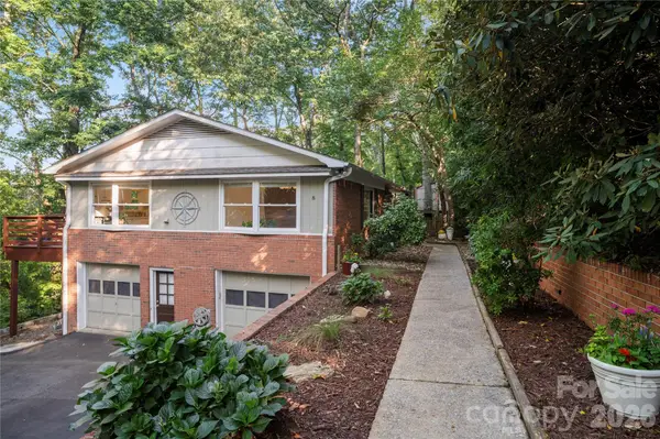 8 Galax Lane, Hendersonville, NC 28791