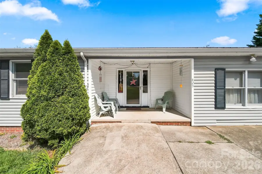 425 Heritage Farm Road, Hickory, NC 28601 - #2
