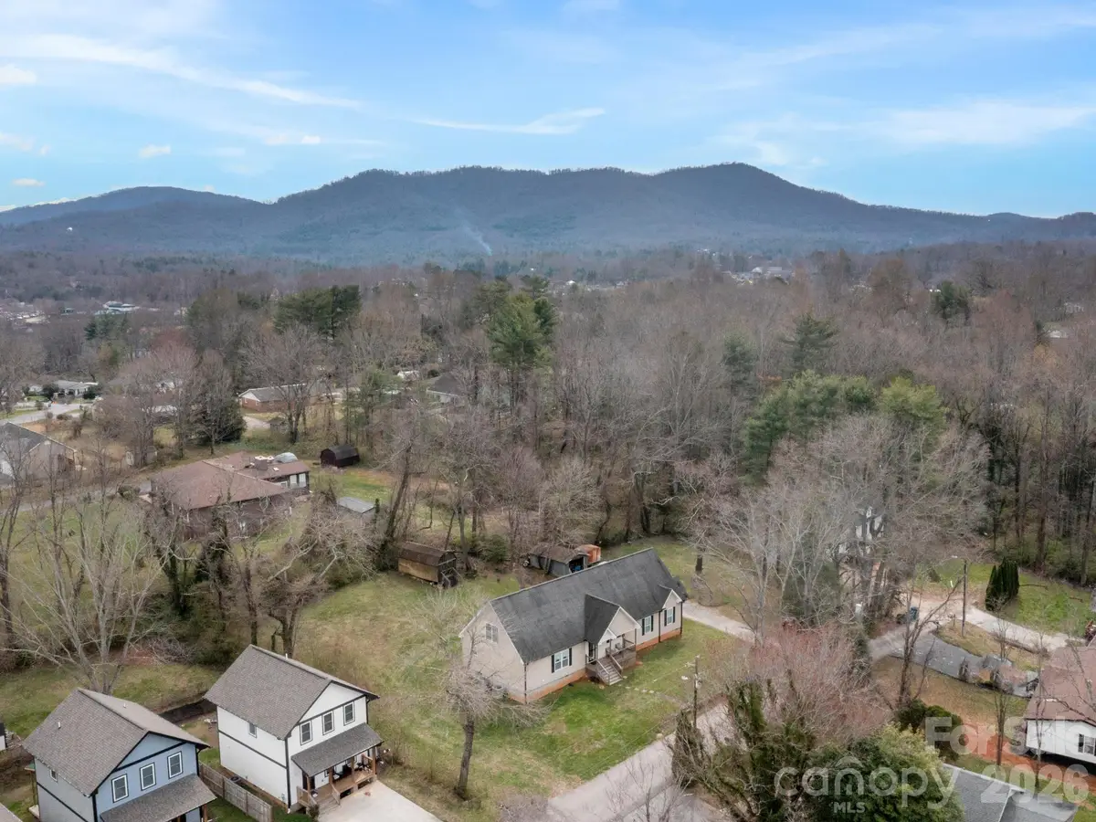 28 Chapel Park Road, Asheville, NC 28803 - #1