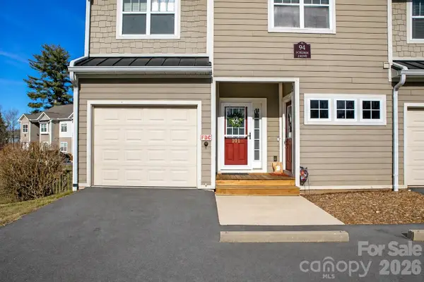 94 Foxden Drive #101, Fletcher, NC 28732