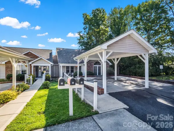 59 S Woodridge View Court, Hendersonville, NC 28791