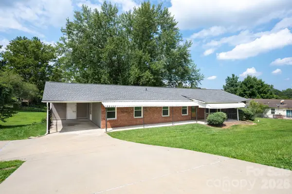483 Caribou Road, Asheville, NC 28803