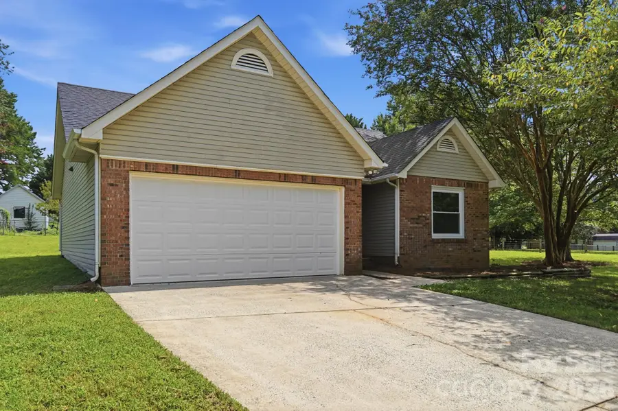 2730 Briar Trail Court, Matthews, NC 28104 - #2