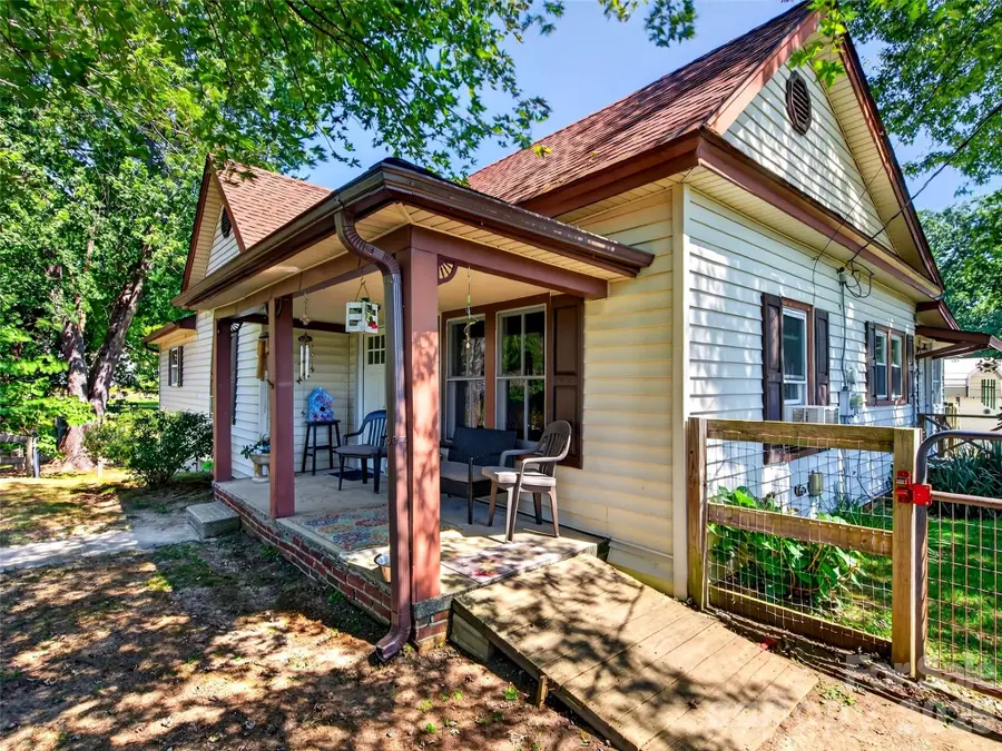 110 E Price Street, Hendersonville, NC 28739 - #3