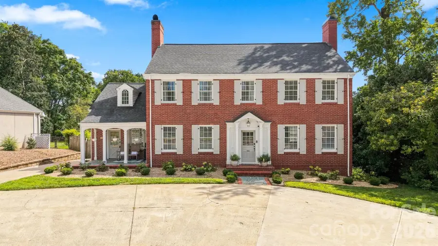 525 2nd Avenue Nw, Hickory, NC 28601 - #2