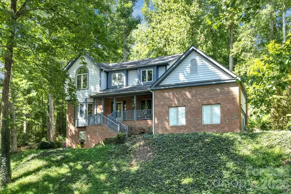 25 Weston Heights Drive, Asheville, NC 28803