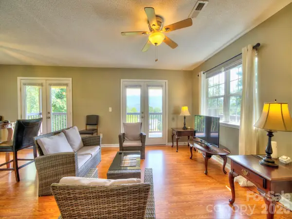 38 Country Lane #33, Franklin, NC 28734