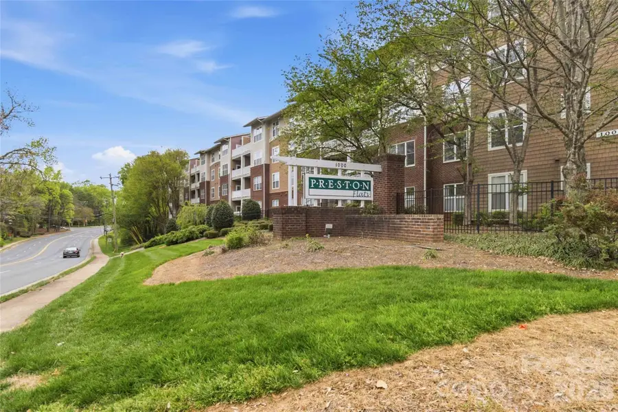 1000 E Woodlawn Road #314, Charlotte, NC 28209 - #2