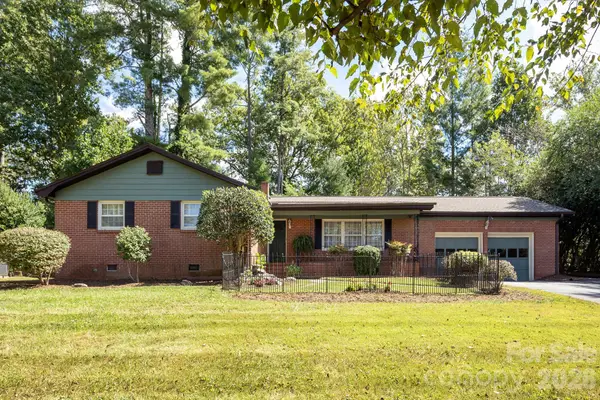 224 Lyndale Road, Hendersonville, NC 28739