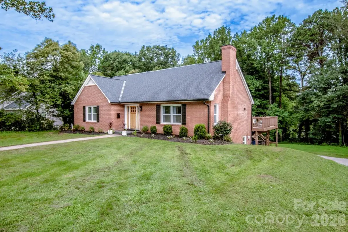 476 Summit Avenue, Statesville, NC 28677 - #1