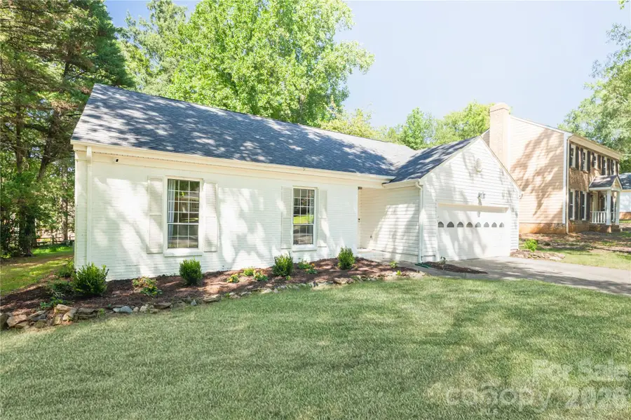 8805 Golf Ridge Drive, Charlotte, NC 28277 - #2