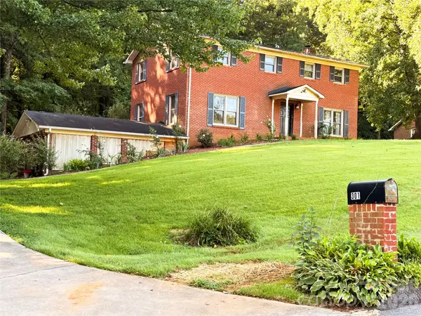 301 Starmount Drive, Statesville, NC 28677