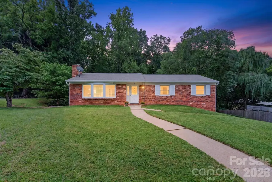 7 Mountainbrook Road, Asheville, NC 28805 - #2