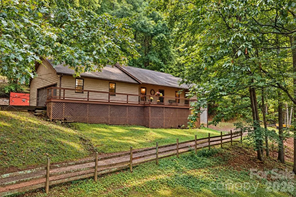 1424 Big Cove Road, Waynesville, NC 28786 - #1