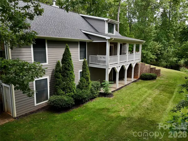 11 Jupiter Hills Drive, Weaverville, NC 28787