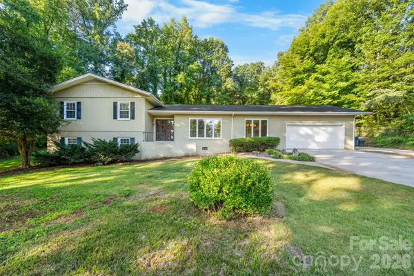 2015 12th Street Drive Nw, Hickory, NC 28601