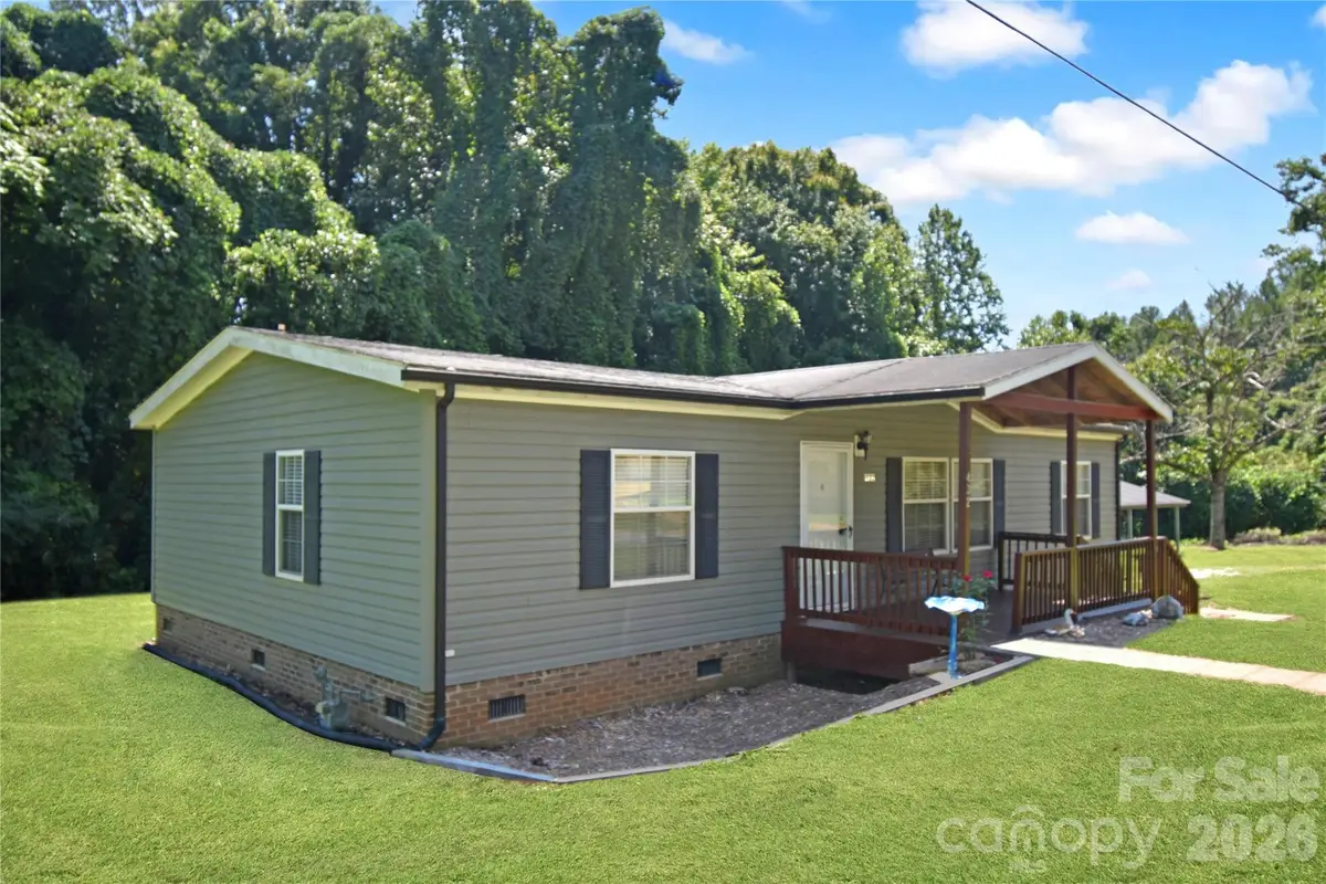 432 Forest Place Nw, Lenoir, NC 28645 - #1