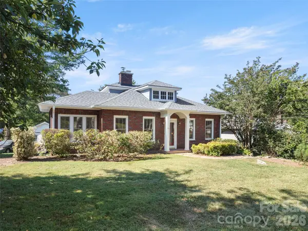 65 Longview Road, Asheville, NC 28806