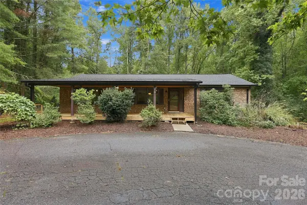 75 Crosswick Lane, Hendersonville, NC 28739