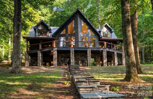 40 Boulder Lane, Hendersonville, NC 28792