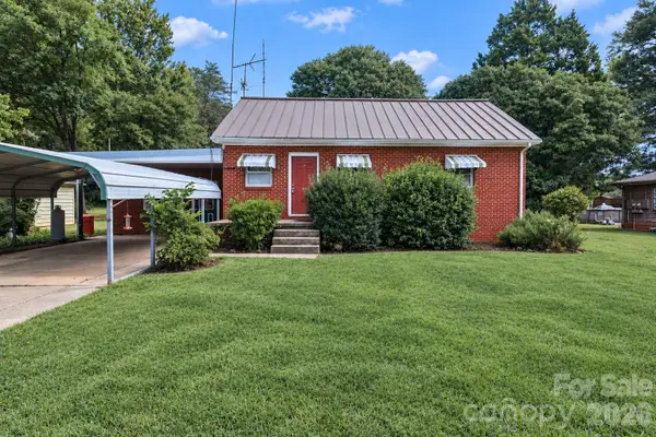 628 N Kelly Street, Statesville, NC 28677