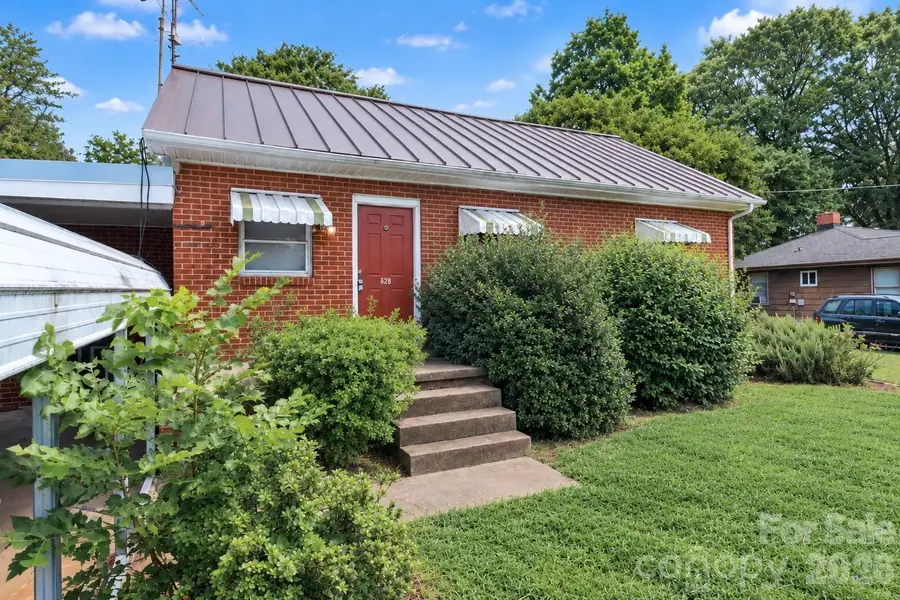 628 N Kelly Street, Statesville, NC 28677 - #2