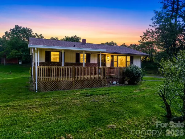 375 Bee Tree Road, Swannanoa, NC 28778