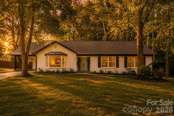 900 Burtonwood Circle, Charlotte, NC 28212