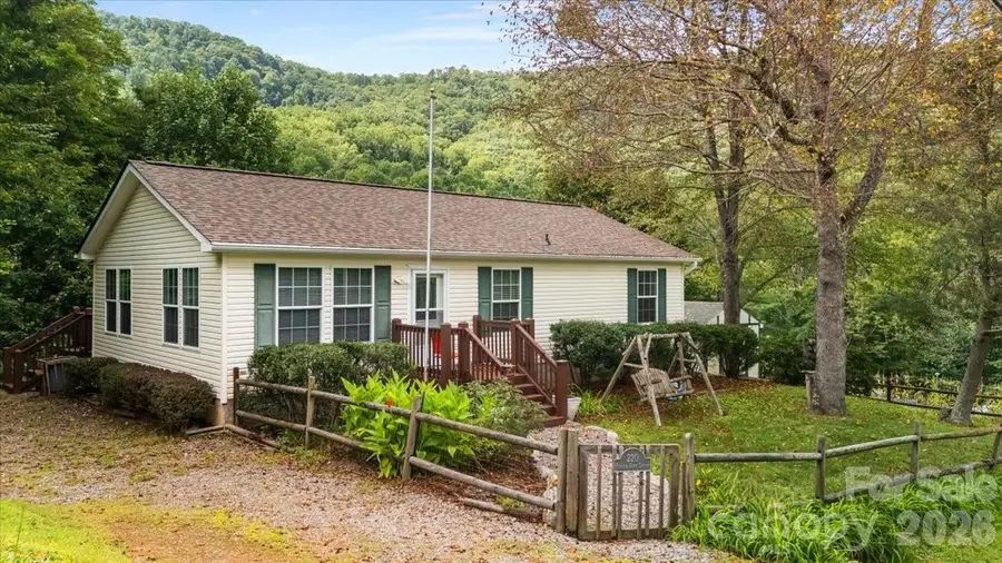 220 Powderhorn Drive, Waynesville, NC 28786 - #2