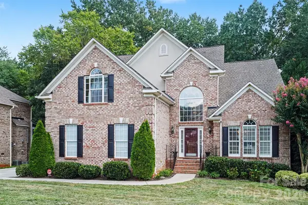 904 Carisbrooke Lane, Waxhaw, NC 28173