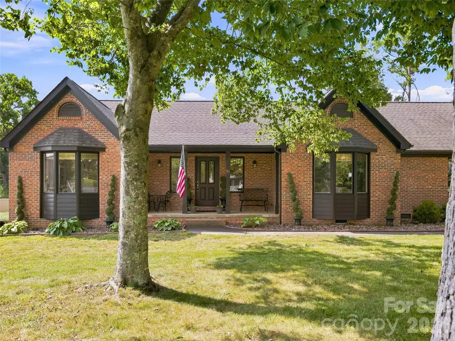 41 Forest Knoll Drive, Weaverville, NC 28787 - #2