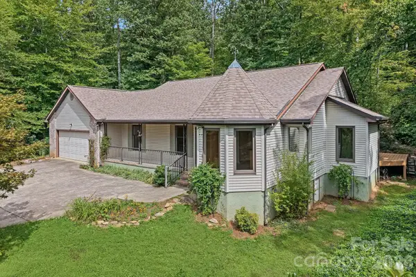 163 Woodburn Drive, Swannanoa, NC 28778