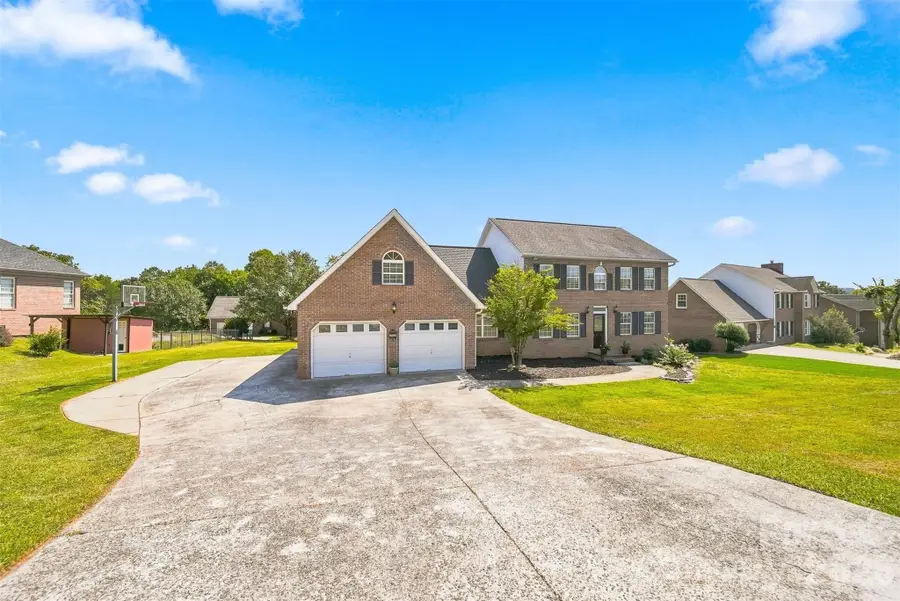 4948 Betty Drive Ne, Hickory, NC 28601 - #2