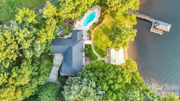 172 Mariner Pointe Lane, Mooresville, NC 28117