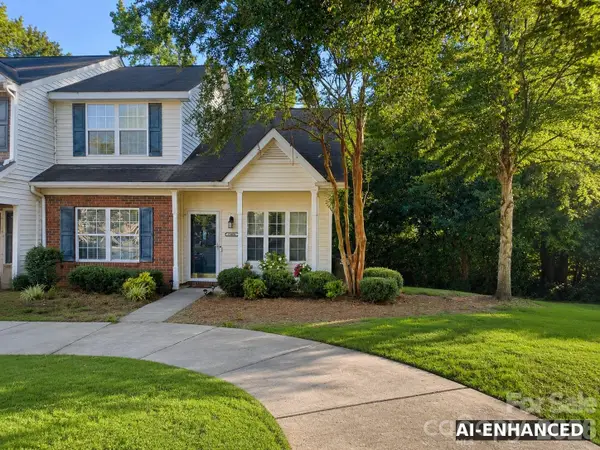 10106 Ballyclare Court, Charlotte, NC 28213