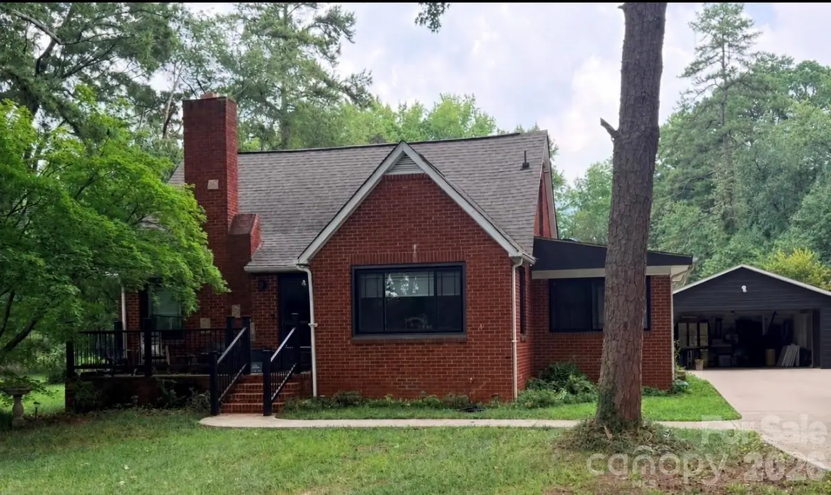 5528 Oak Drive, Charlotte, NC 28216 - #1